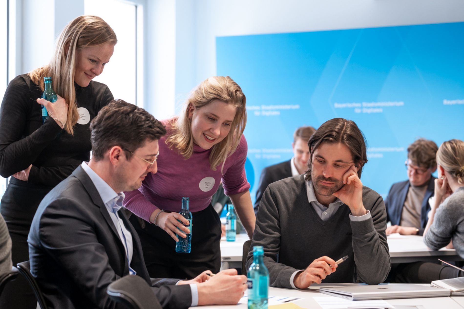 Gruppenarbeit beim interaktiven KI Workshop