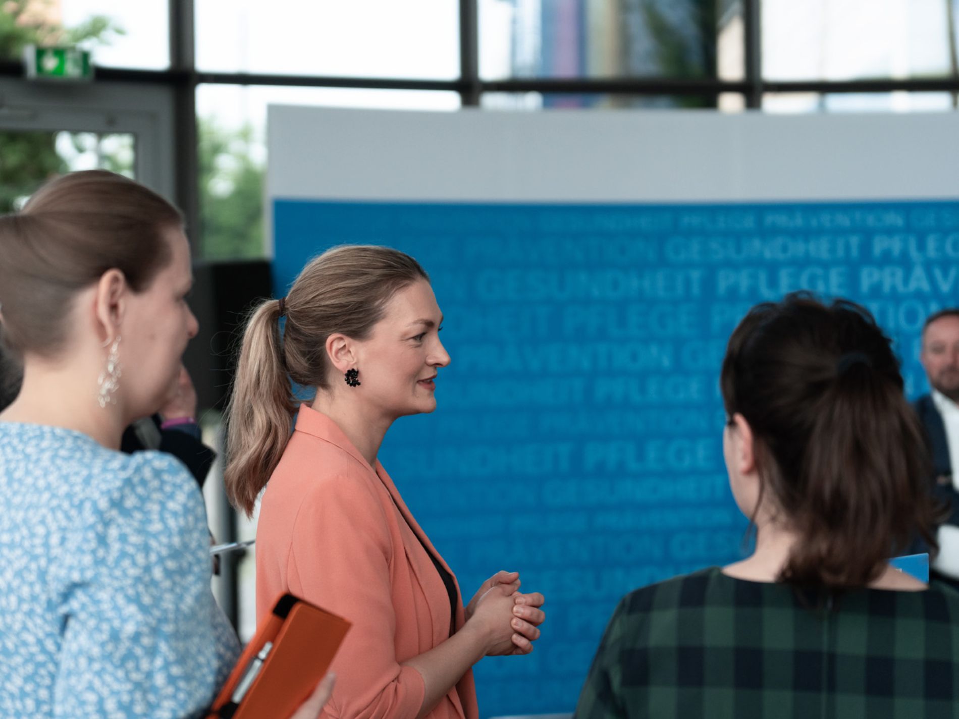 Staatsministerin Judith Gerlach bei der byte KI Roadshow
